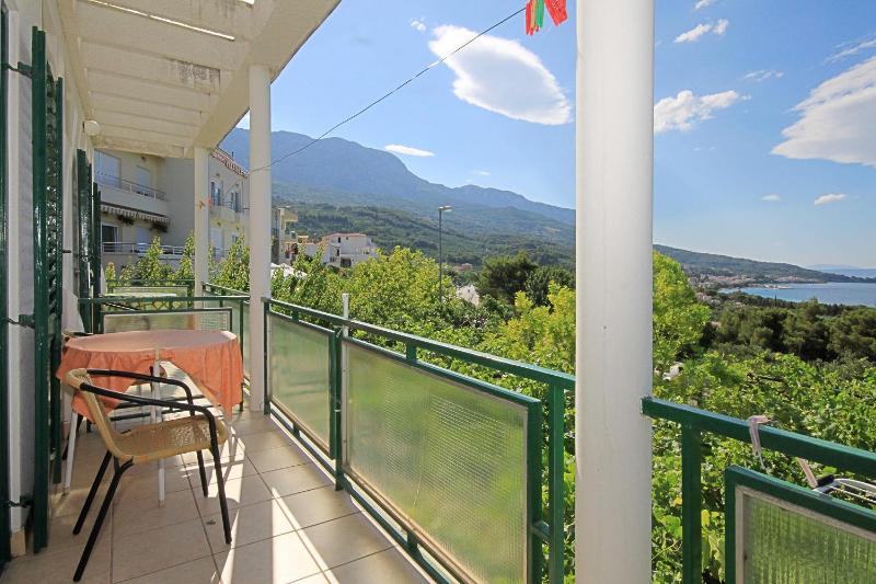 Studio with Balcony and Sea View image 3