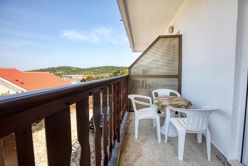 Twin Room with Balcony and Sea View image 4