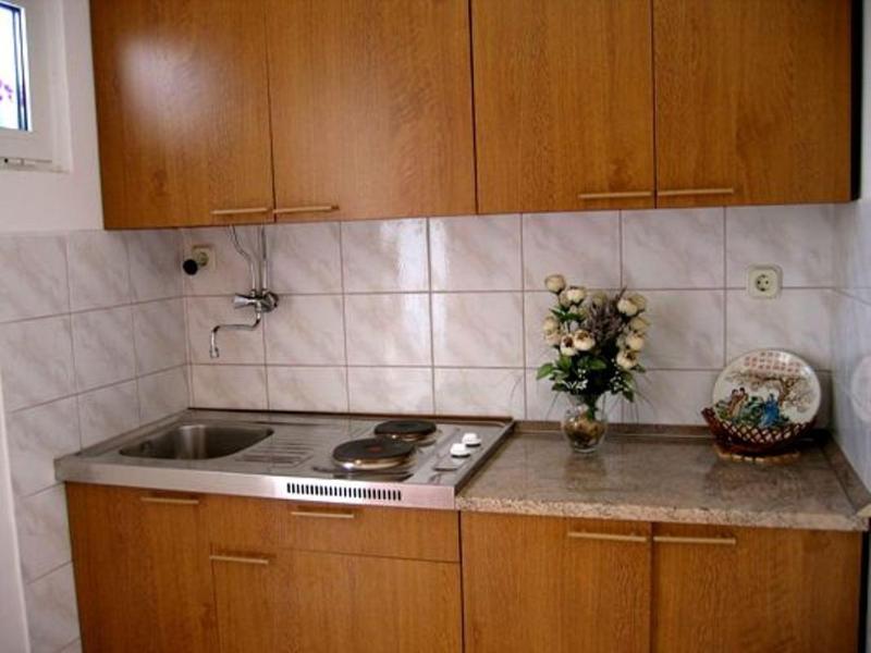 One-Bedroom Apartment image 4