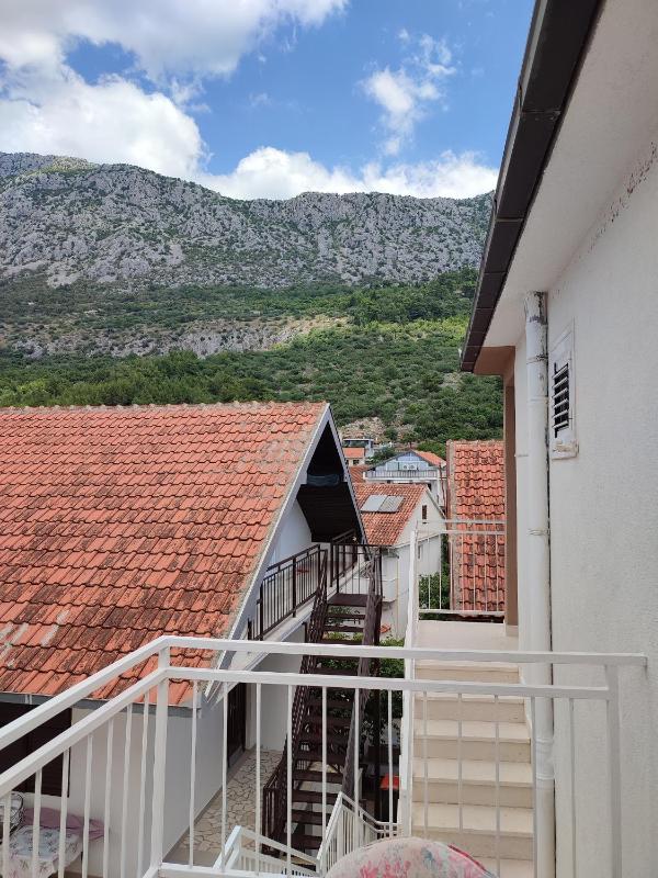 Two-Bedroom Apartment with Terrace and Sea View image 2