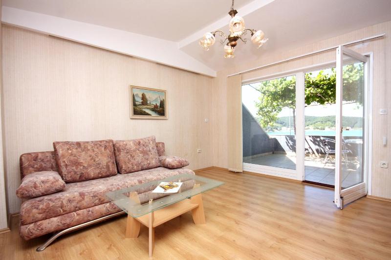 One-Bedroom Apartment with Terrace and Sea View image 1