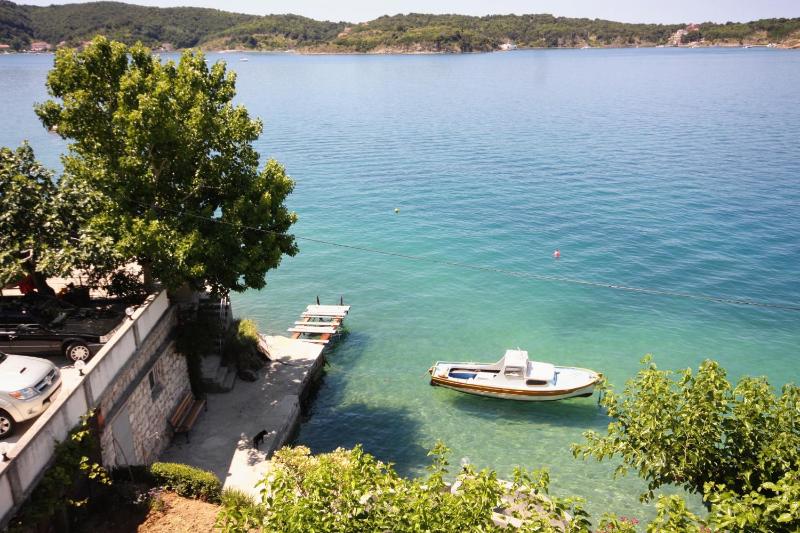 One-Bedroom Apartment with Balcony and Sea View image 2