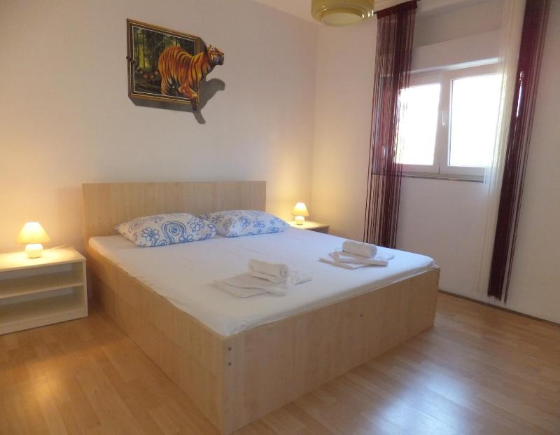 One-Bedroom Apartment with Balcony and Sea View image 1