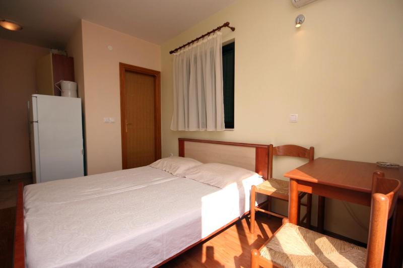 Apartments by the sea Duce Omis - 4852 - image 6