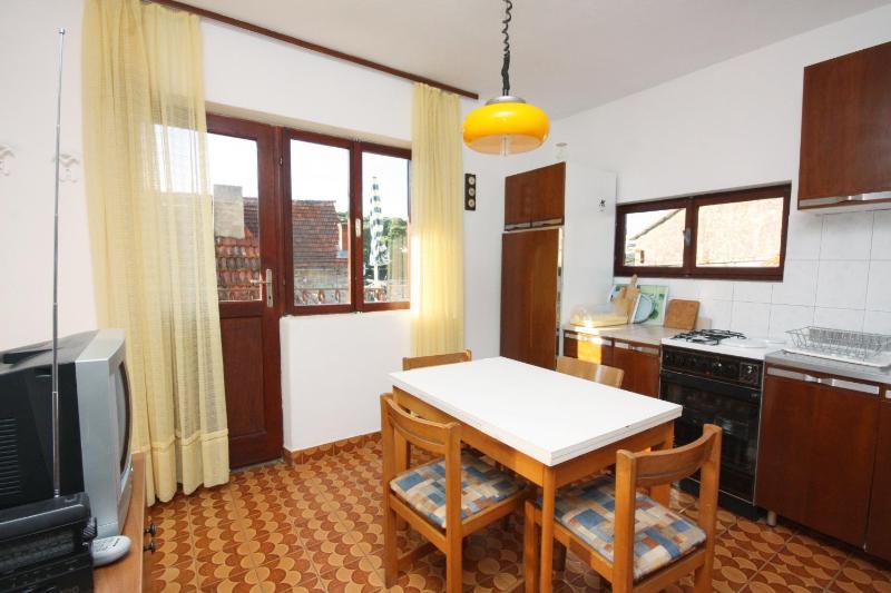 Two-Bedroom Apartment with Balcony and Sea View image 4