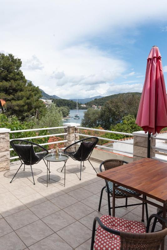 One-Bedroom Apartment with Terrace image 4