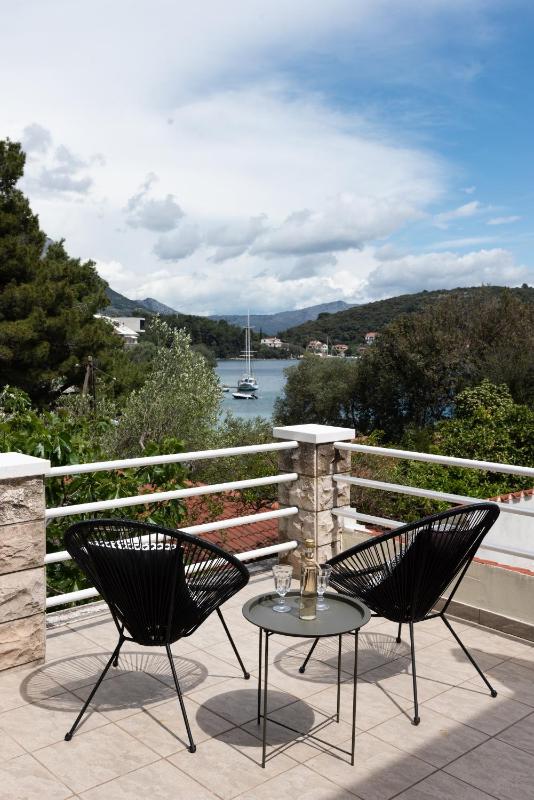 One-Bedroom Apartment with Terrace image 3