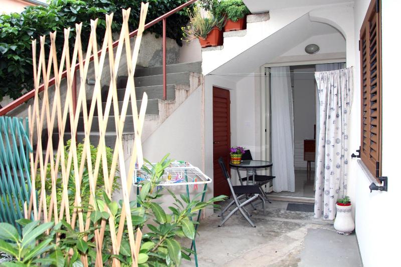 One-Bedroom Apartment with Terrace image 3