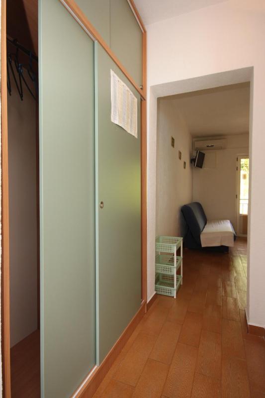 One-Bedroom Apartment with Balcony and Sea View image 2