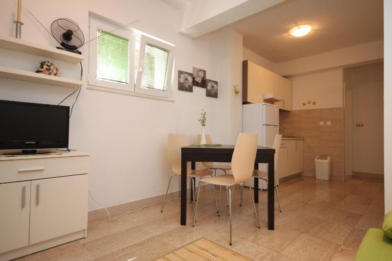 Apartments with parking space Podgora Makarska - 6911 - image 9
