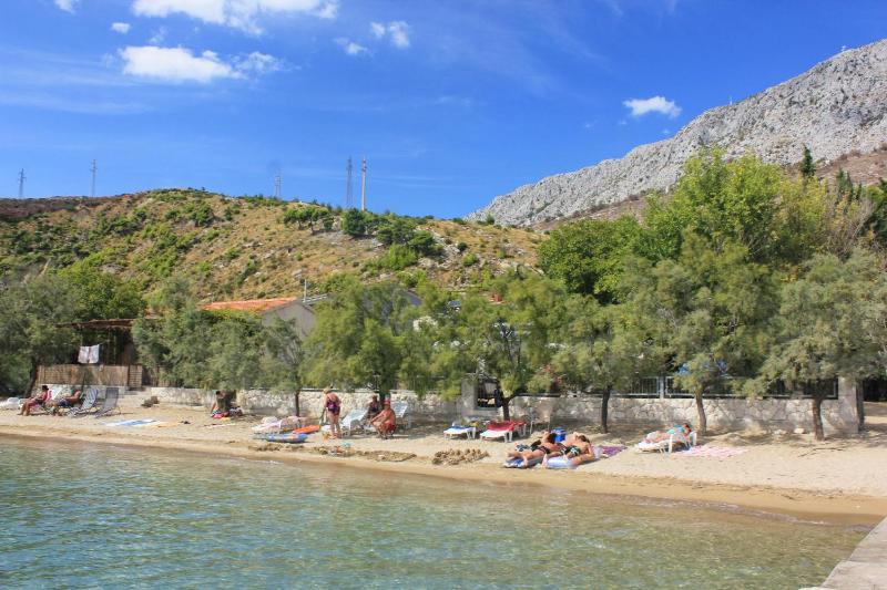 Family friendly seaside apartments Duce Omis - 8668 - image 7