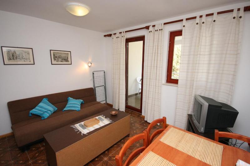 One-Bedroom Apartment with Terrace and Sea View image 1
