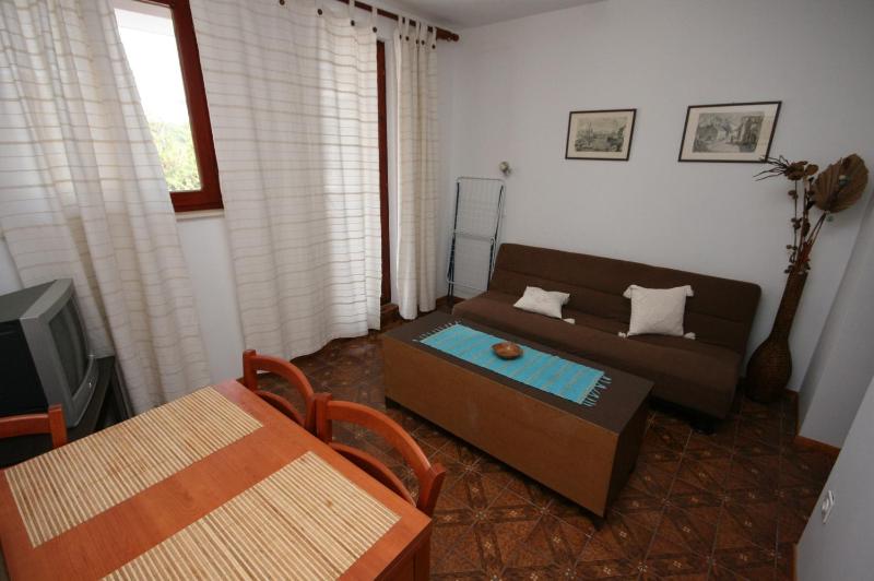 One-Bedroom Apartment with Terrace and Sea View image 1