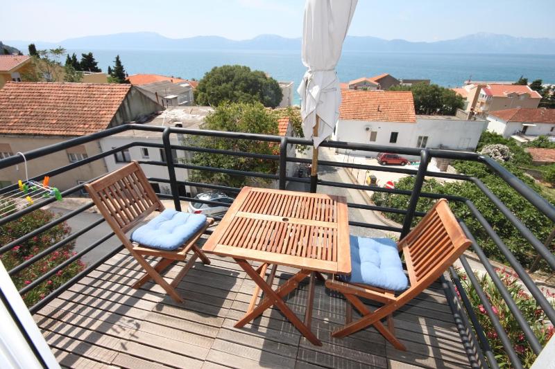 Studio with Balcony and Sea View image 3