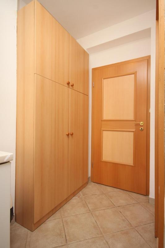 One-Bedroom Apartment with Balcony and Sea View image 2