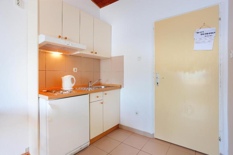 Apartments by the sea Igrane Makarska - 6653 - image 19