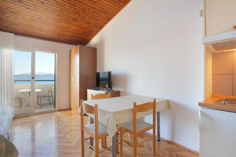 Apartments by the sea Igrane Makarska - 6653 - image 10
