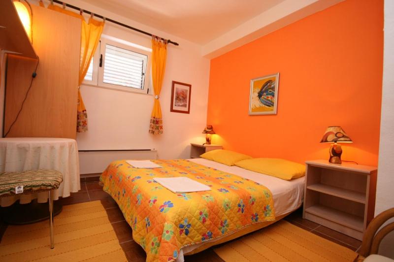 Apartments with parking space Makarska - 6636 - image 3