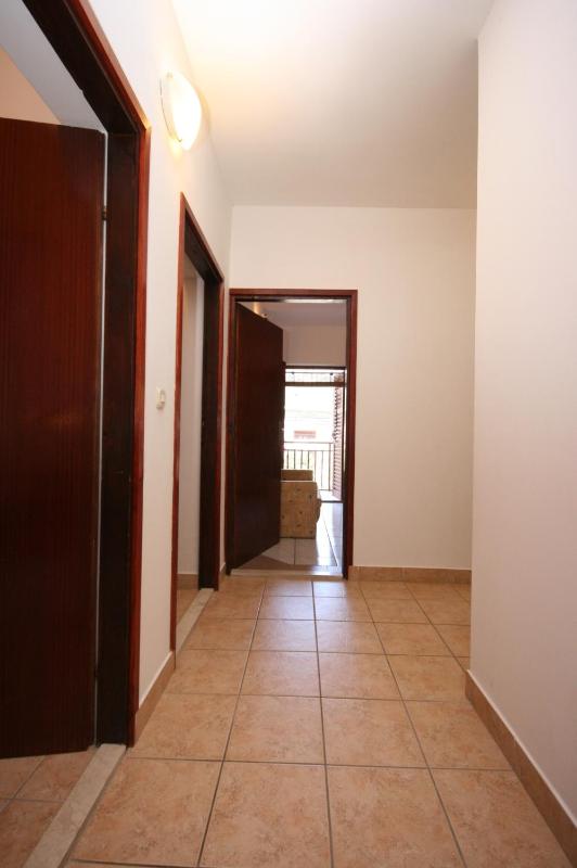 Three-Bedroom Apartment with Terrace and Sea View image 2