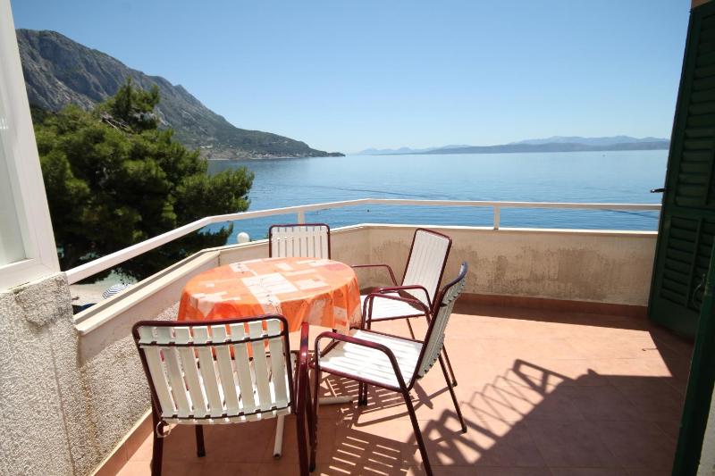 Two-Bedroom Apartment with Terrace and Sea View image 4