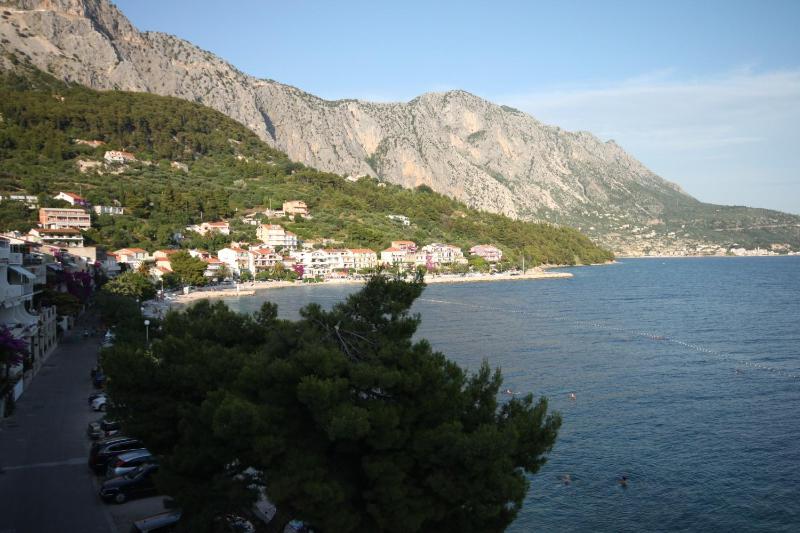 Two-Bedroom Apartment with Terrace and Sea View image 3