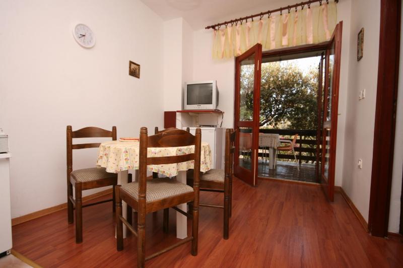 Apartments by the sea Mandre Pag - 6545 - image 6