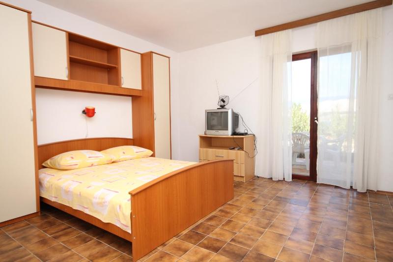 Two-Bedroom Apartment with Terrace and Sea View image 1