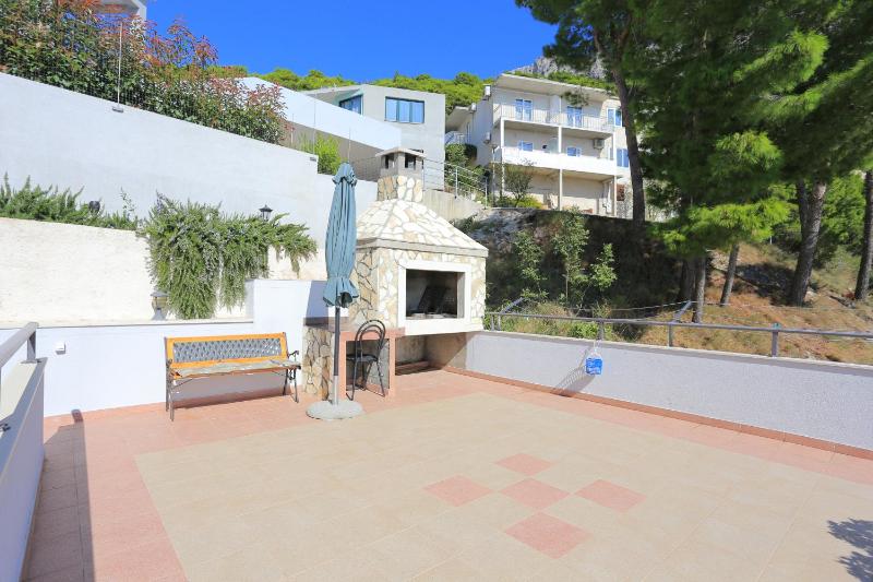 Apartments by the sea Brela Makarska - 6688 - image 49