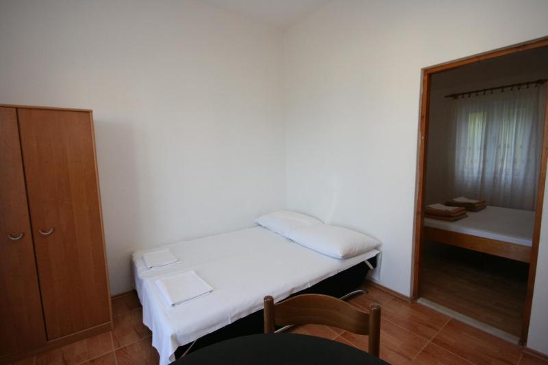 One-Bedroom Apartment with Balcony and Sea View image 1