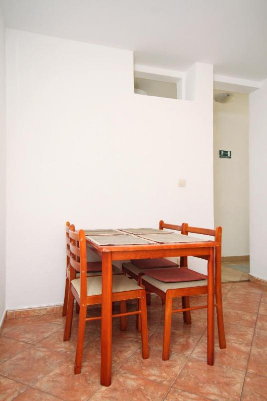 Apartments by the sea Brela Makarska - 6688 - image 42