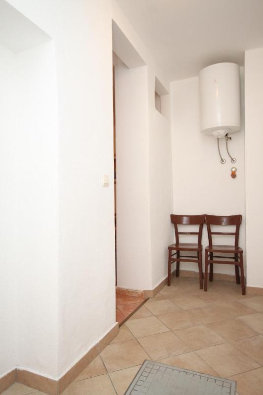 Apartments by the sea Brela Makarska - 6688 - image 13