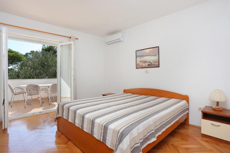 Apartments by the sea Brela Makarska - 6688 - image 45