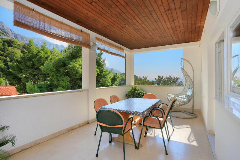 Apartments by the sea Brela Makarska - 6688 - image 24