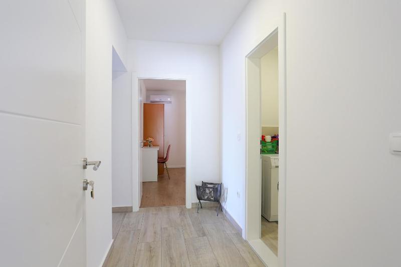 Apartments by the sea Brela Makarska - 6688 - image 50