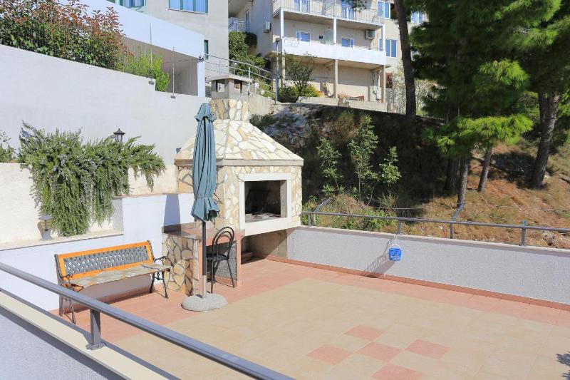 Apartments by the sea Brela Makarska - 6688 - image 46
