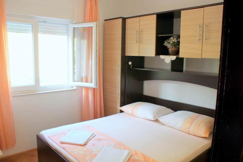 Apartments by the sea Pag - 6448 - image 6
