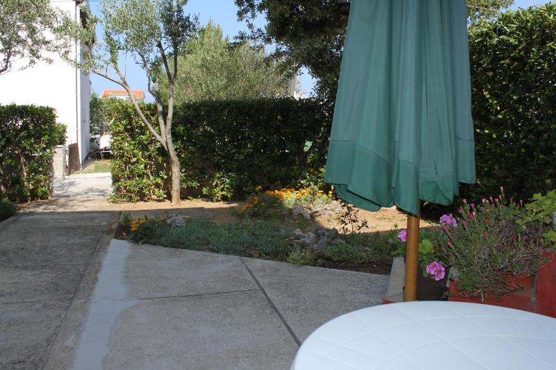 One-Bedroom Apartment with Terrace image 2