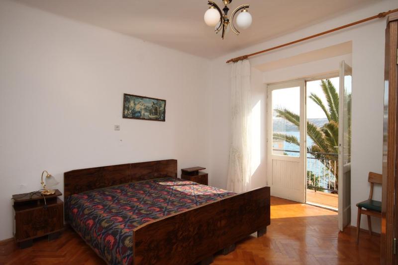 Apartment with Terrace and Sea View image 1