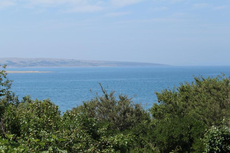 Three-Bedroom Apartment with Terrace and Sea View image 2