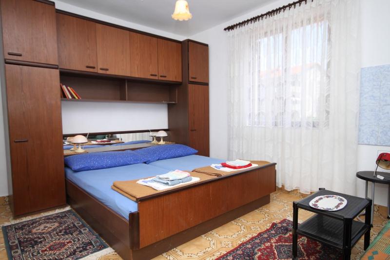 One-Bedroom Apartment with Balcony and Sea View image 1
