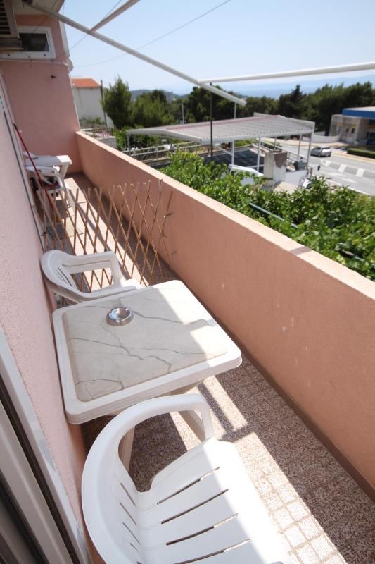 Studio with Balcony and Sea View image 3