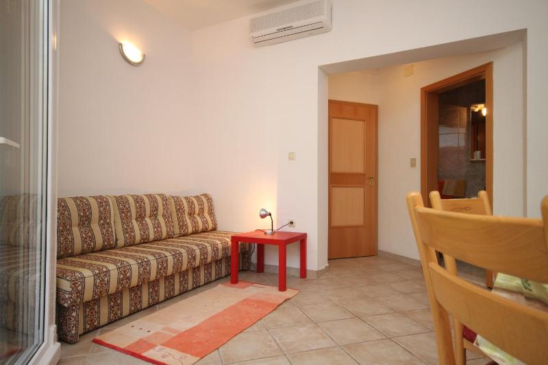 One-Bedroom Apartment with Balcony image 4