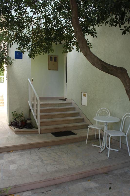 Apartments and rooms by the sea Makarska - 6839 - image 8