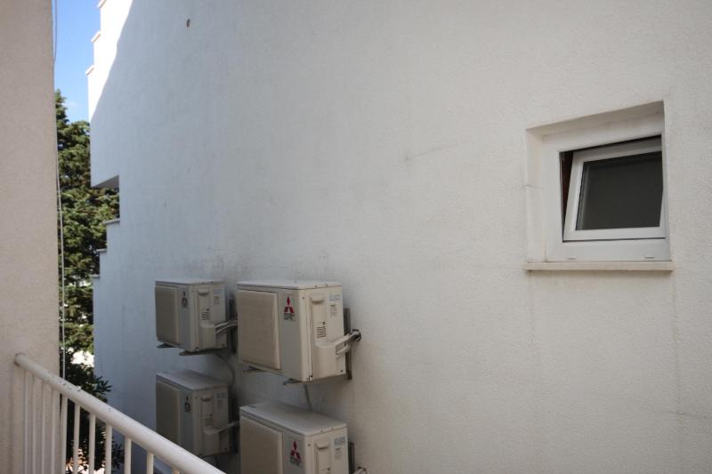 Studio with Balcony image 2