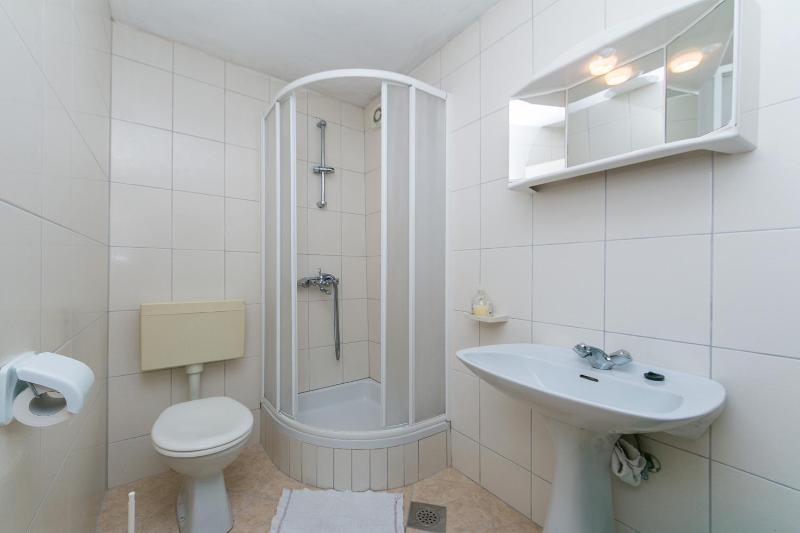 Apartments with parking space Baska Voda Makarska - 6773 - image 17