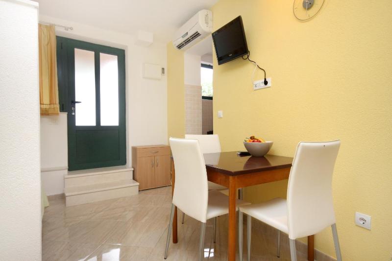 Apartments by the sea Podgora Makarska - 6836 - image 41