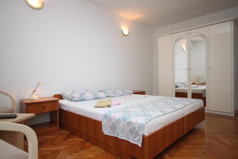 Double Room with Balcony image 3