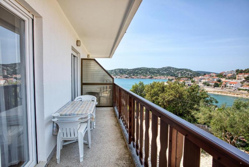 Studio with Balcony and Sea View image 3