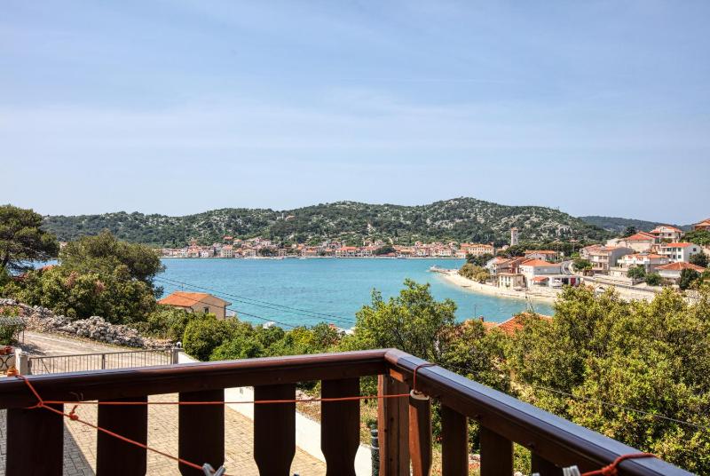 Twin Room with Balcony and Sea View image 3