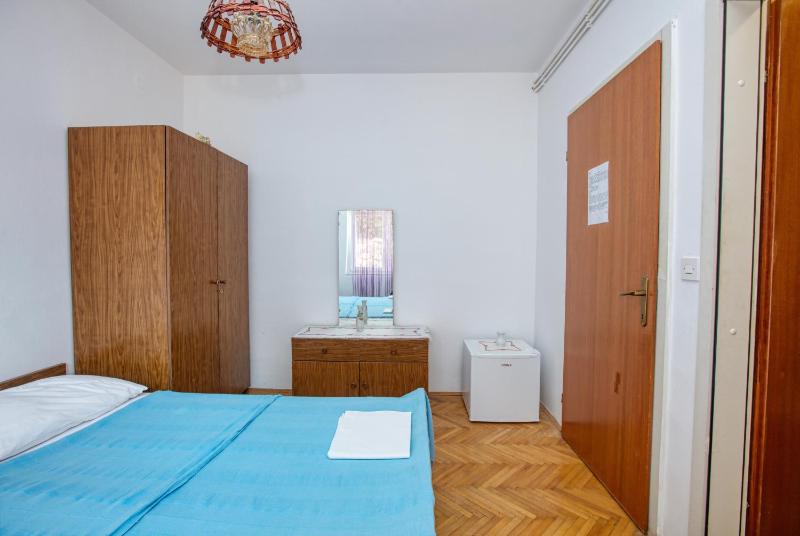 Double Room image 3